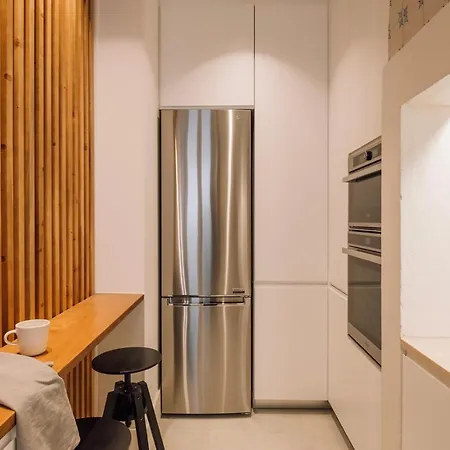 Ferreira - 2 Bedrooms In Campo De Ourique *